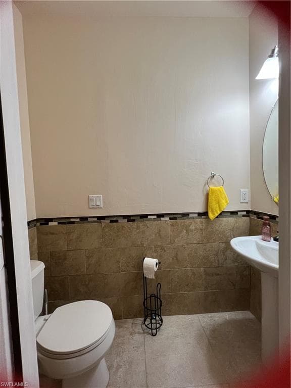 884 Hampton CIR 159-17