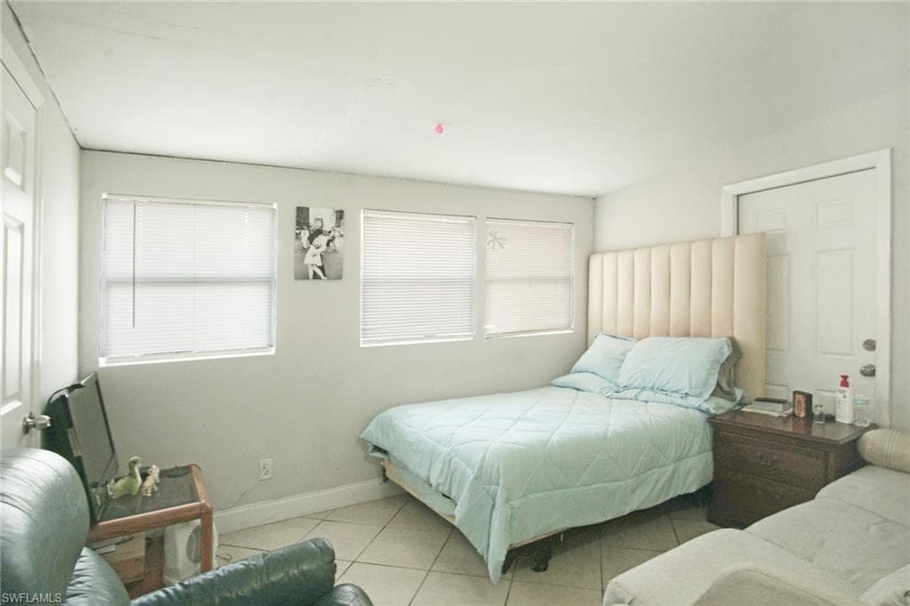 4107 Mindi AVE-5