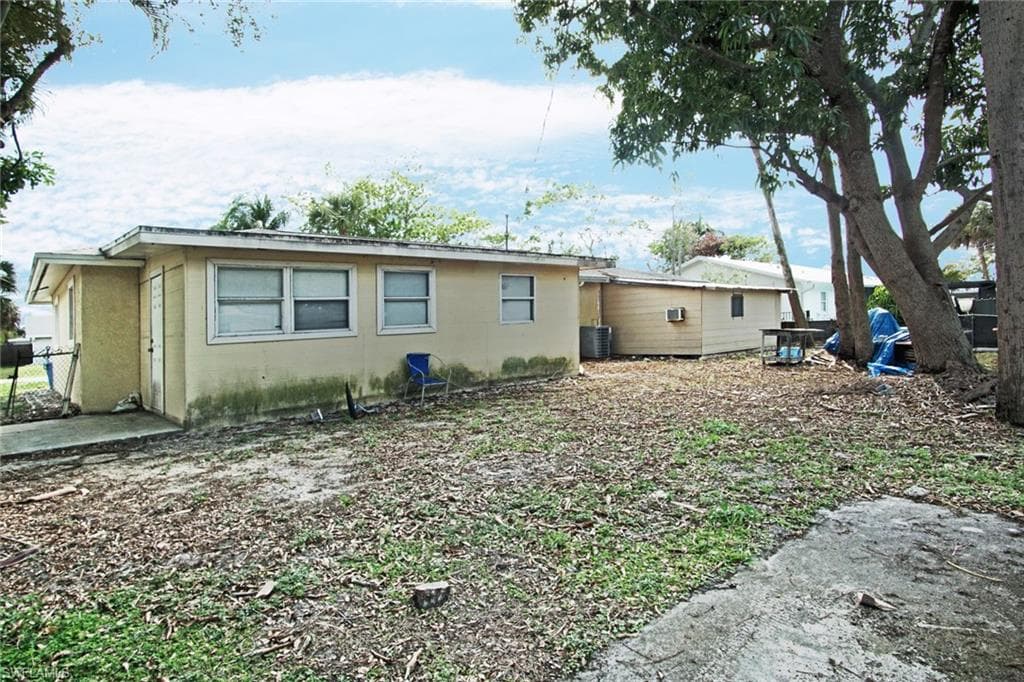 4107 Mindi AVE-8