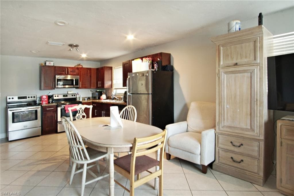 4107 Mindi AVE-3