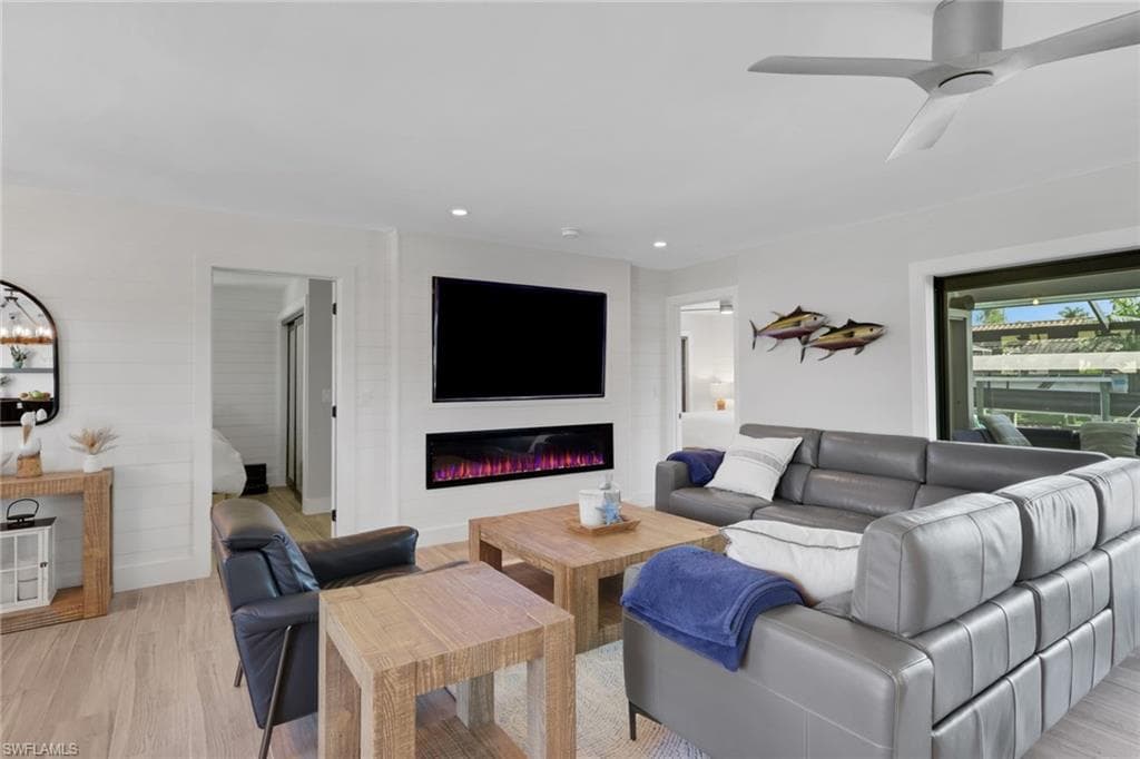 27129 Holly LN-8
