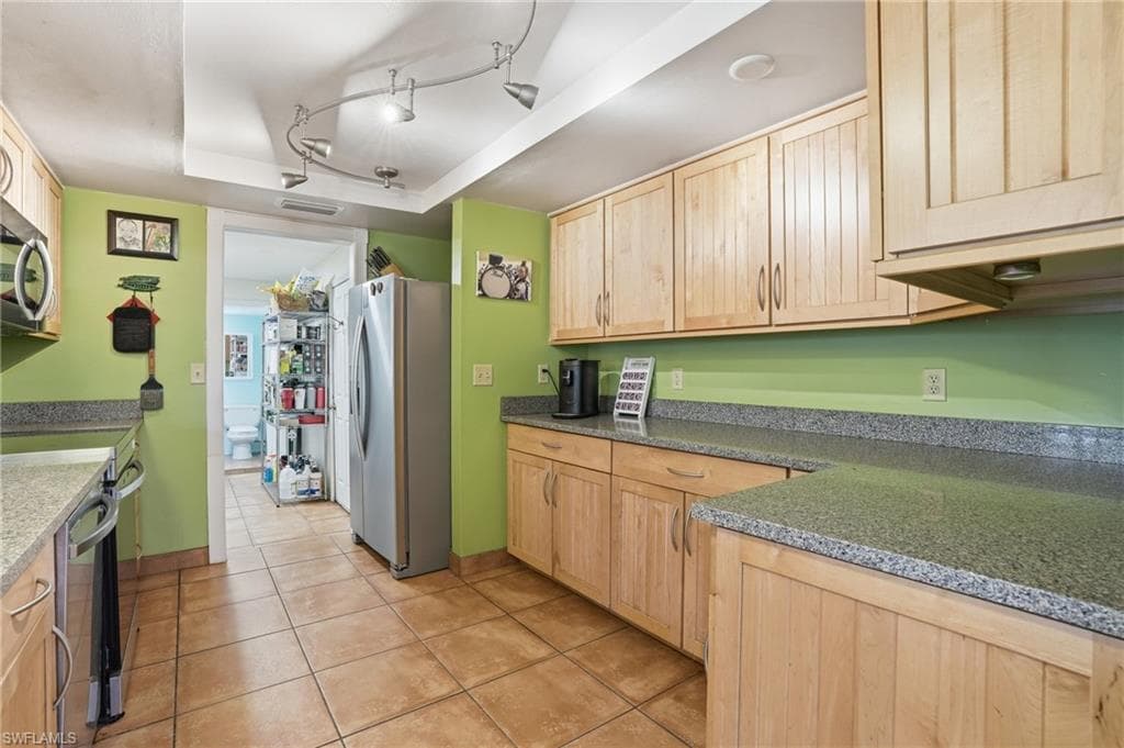27605 Playa Del Rey LN-7