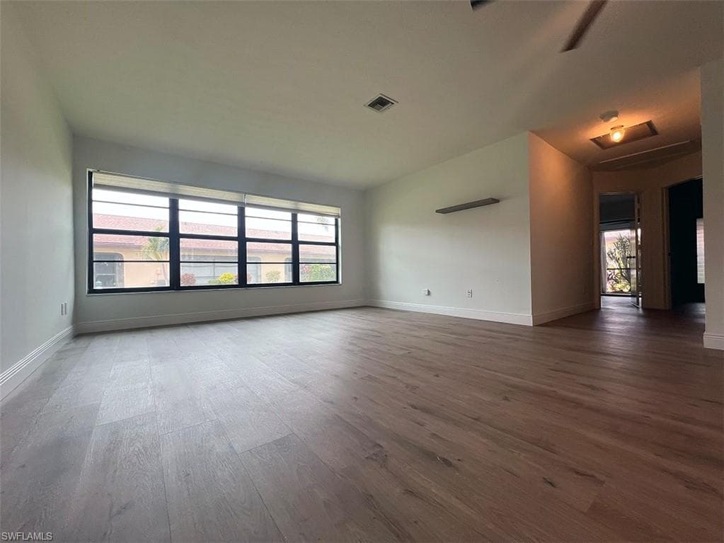 3906 SE 11th PL 606-7
