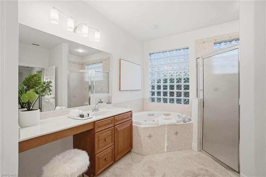 4828 Cerromar DR-28
