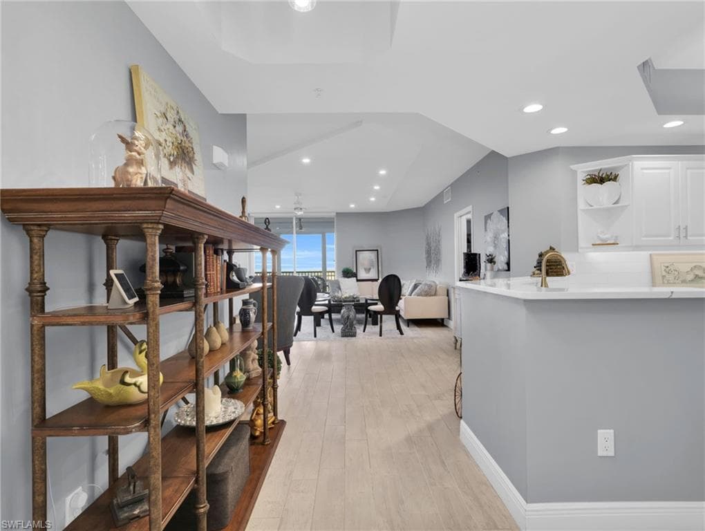 1001 Arbor Lake DR 507-1