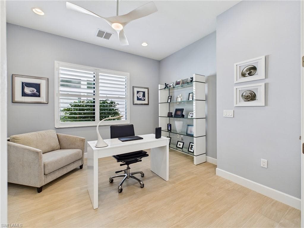 20176 Camellia Crosse LN-25