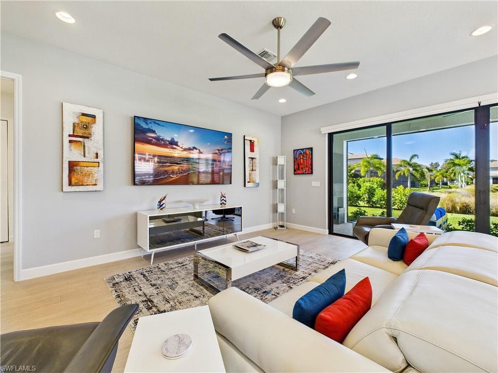 20176 Camellia Crosse LN-2