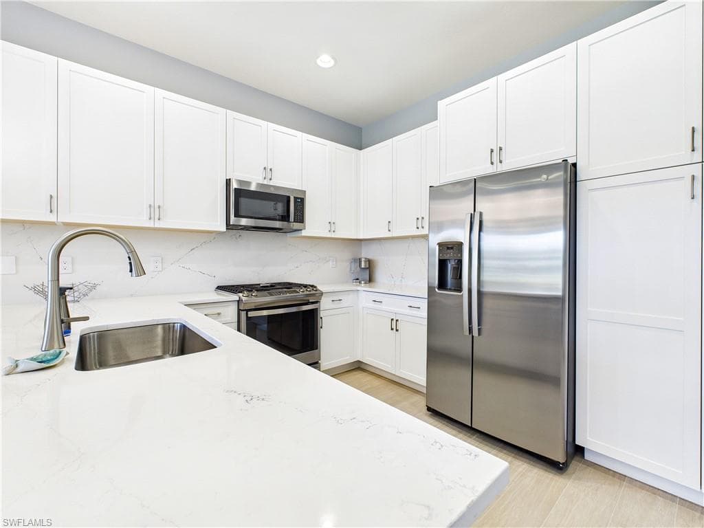 20176 Camellia Crosse LN-8