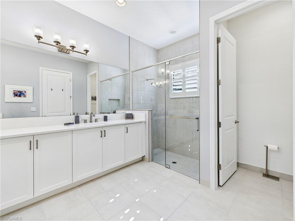 20176 Camellia Crosse LN-17