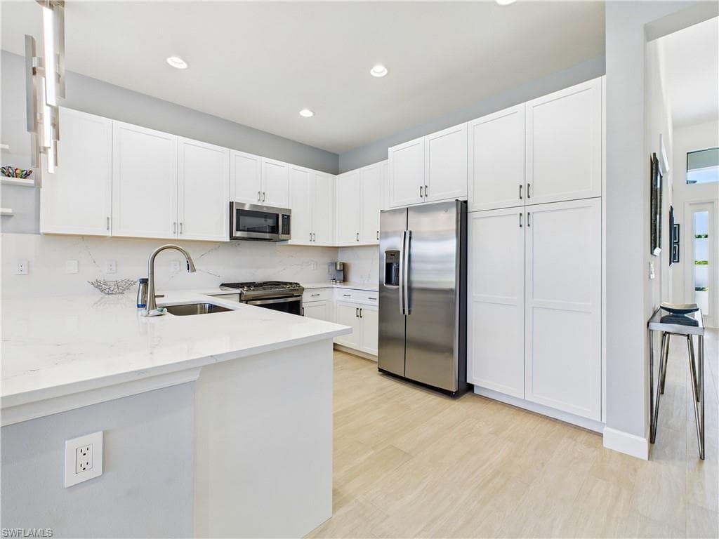 20176 Camellia Crosse LN-7