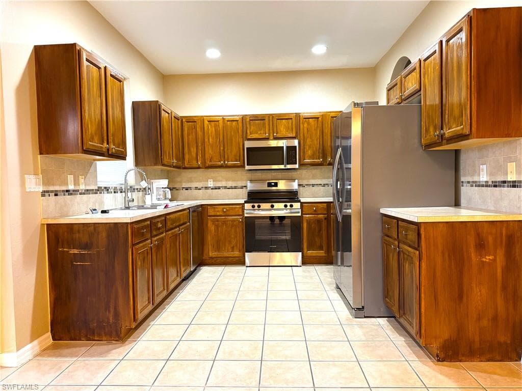 117 Shadow Lakes DR-12