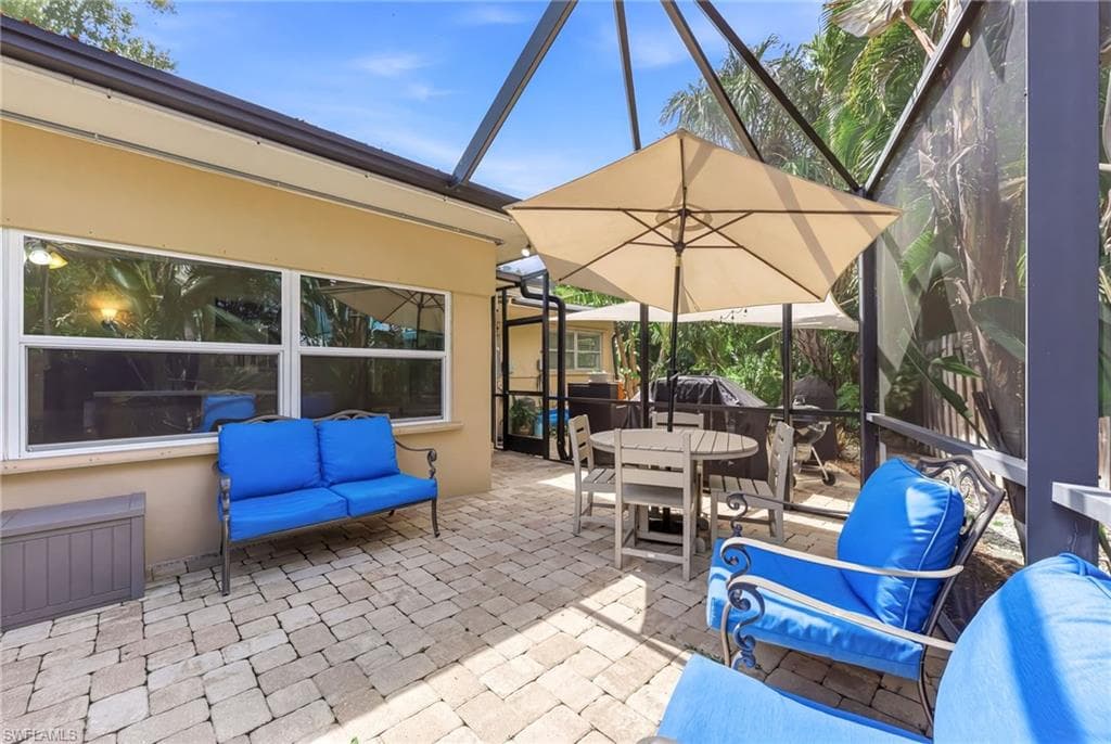 1511 Alcazar AVE-31
