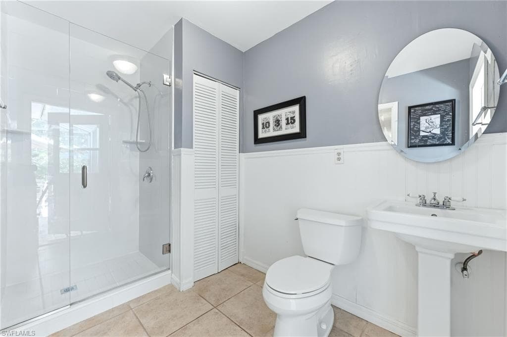 1511 Alcazar AVE-24