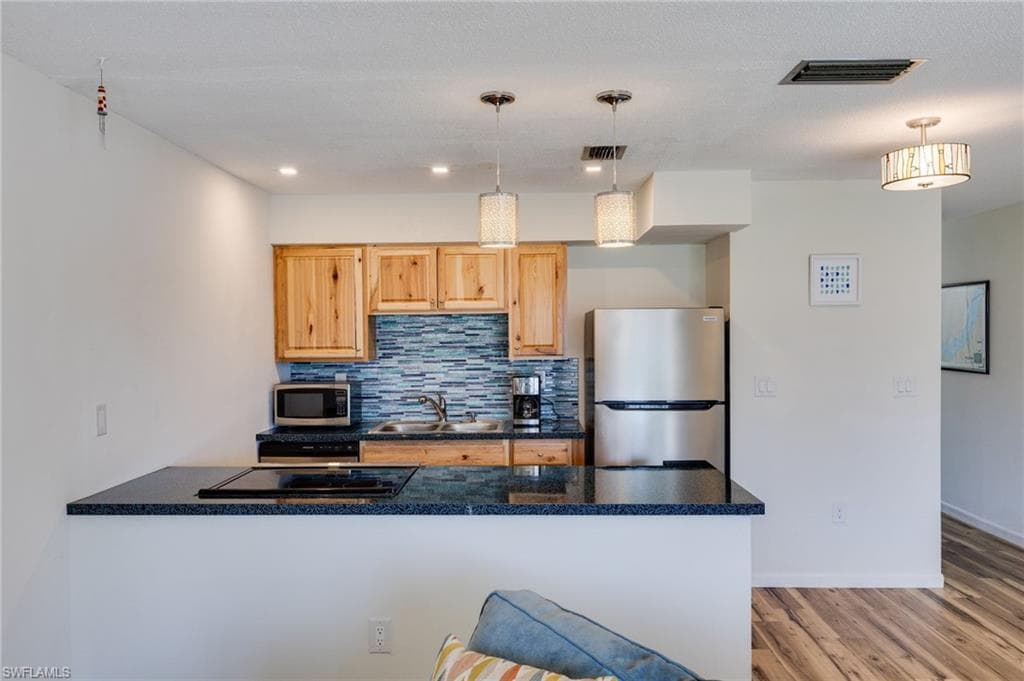 708 Victoria DR 105-2
