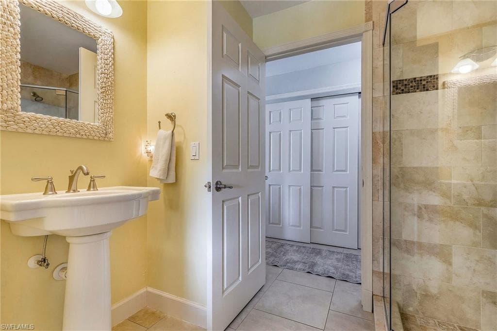 7655 Myrsine CIR-12