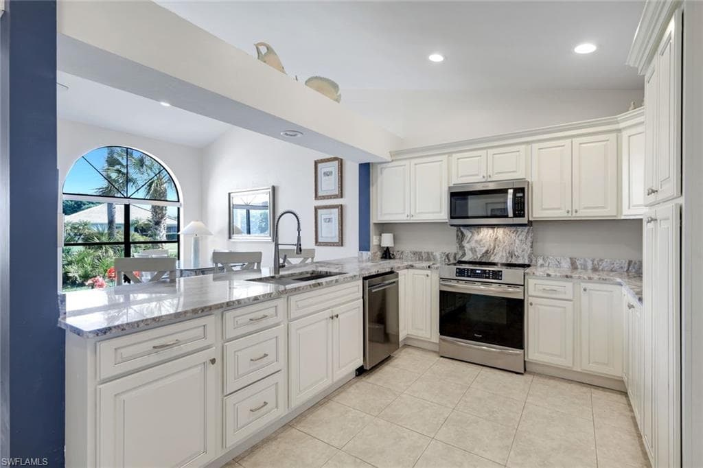 12727 Maiden Cane LN-11