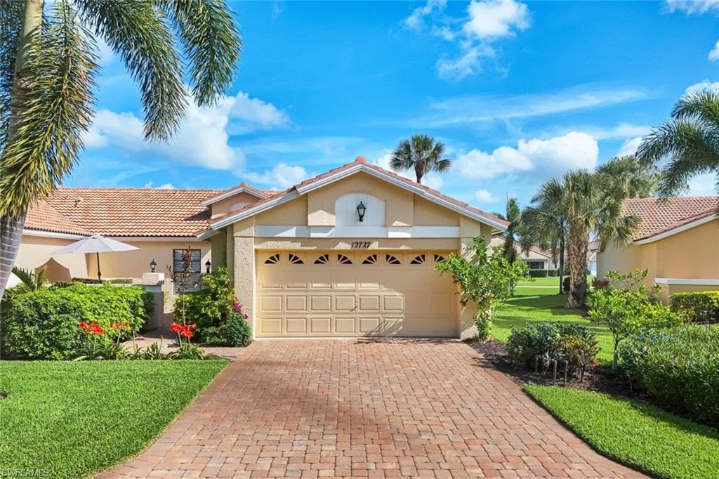 12727 Maiden Cane LN-25