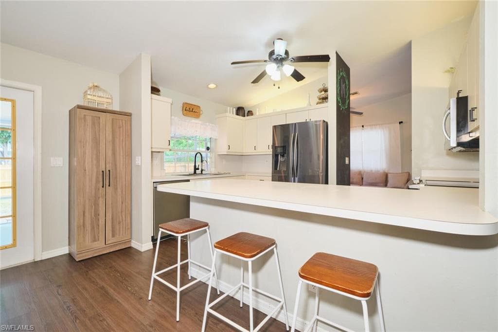 6649 Hartland ST-25