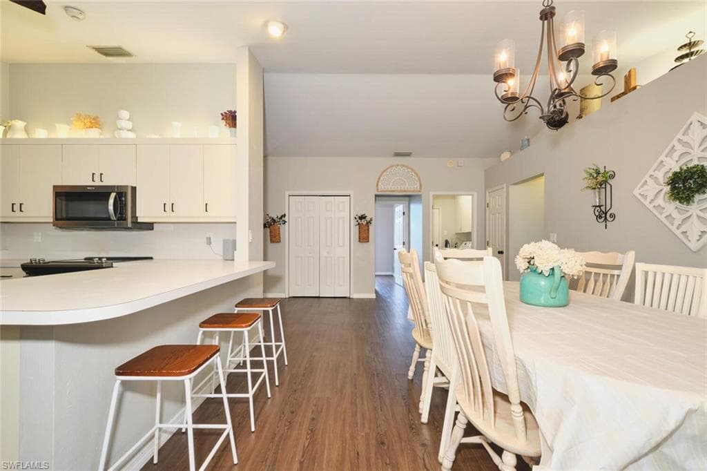 6649 Hartland ST-23