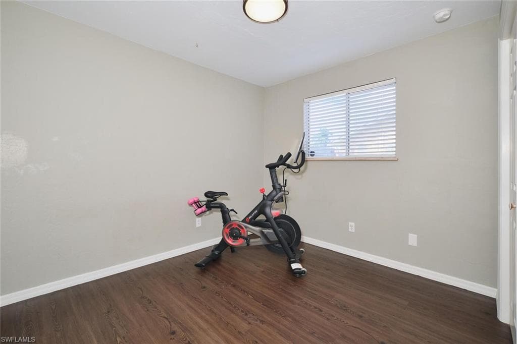 6649 Hartland ST-43