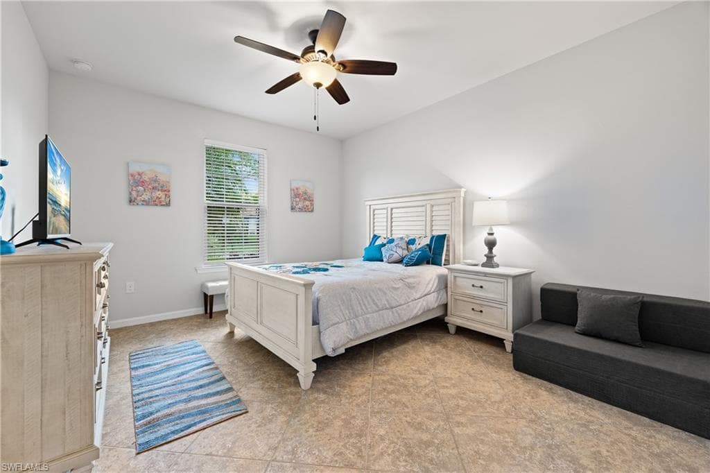 7022 Live Oak DR-28