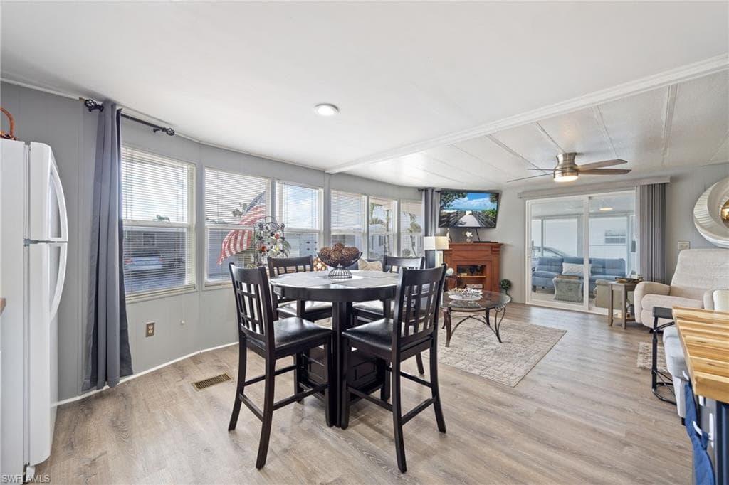 532 Palmer BLVD-15