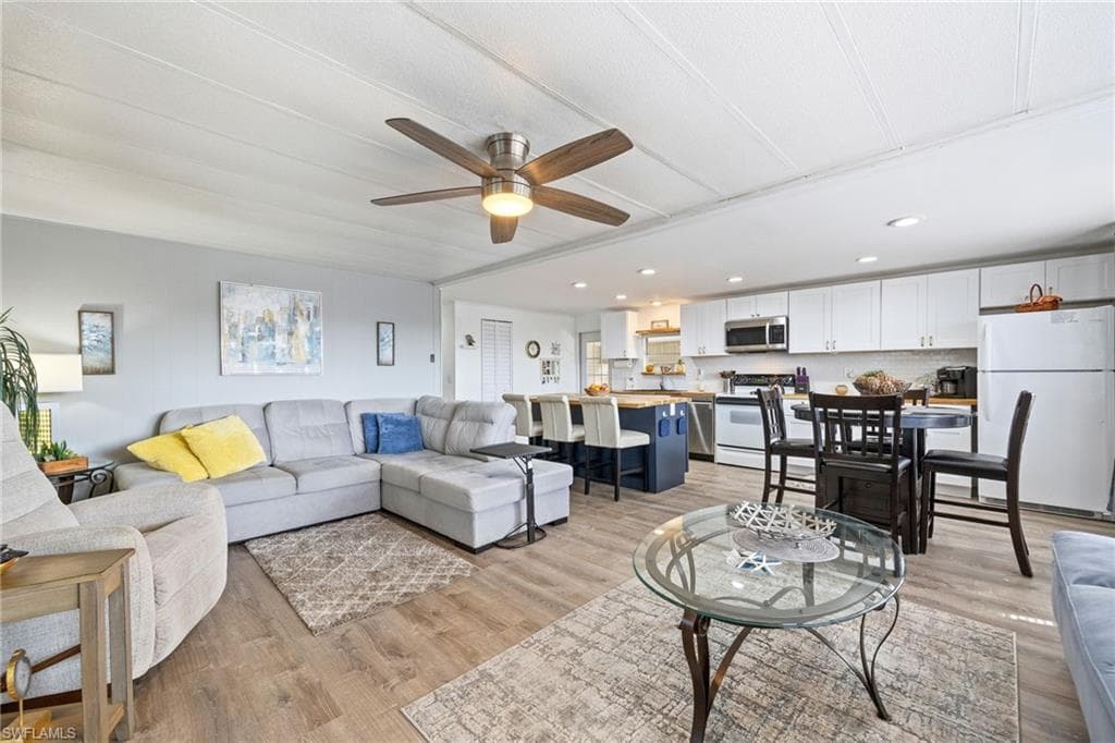 532 Palmer BLVD-6