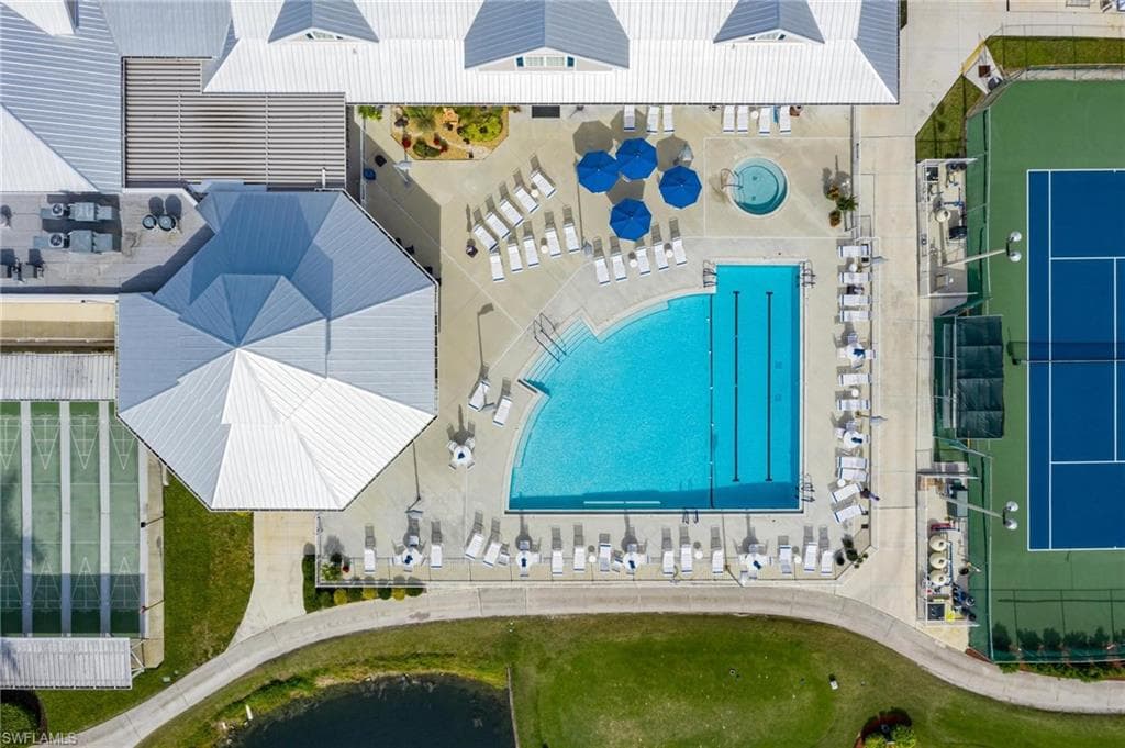 532 Palmer BLVD-35