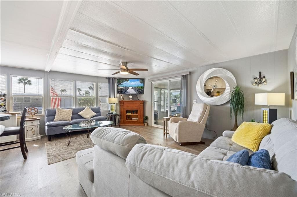 532 Palmer BLVD-8