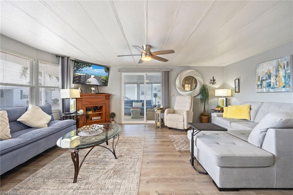532 Palmer BLVD-9
