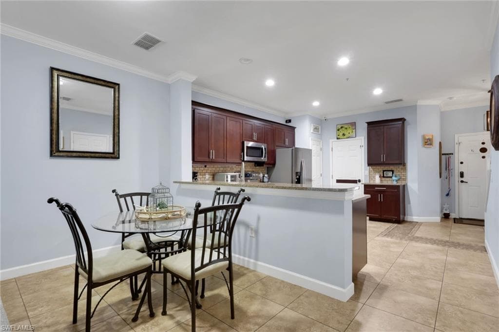 1289 Oxford LN 228-4