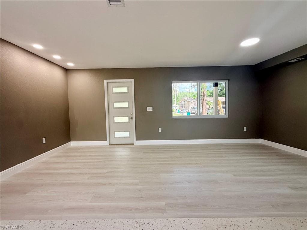 14232 Chisholm LN-16