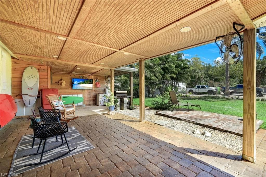 20621 Pine Tree LN-17