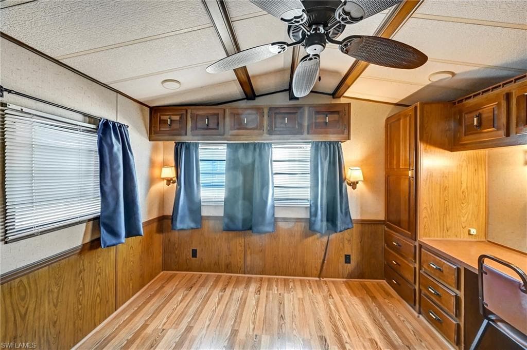 20124 Plum Tree LN-13