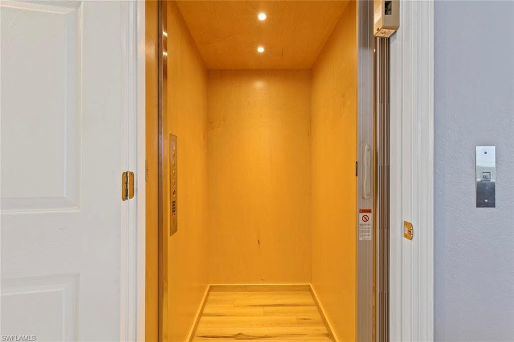 12220 Siesta DR-18