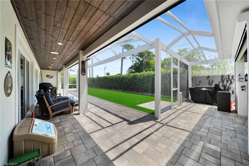 1574 Ricardo AVE-44