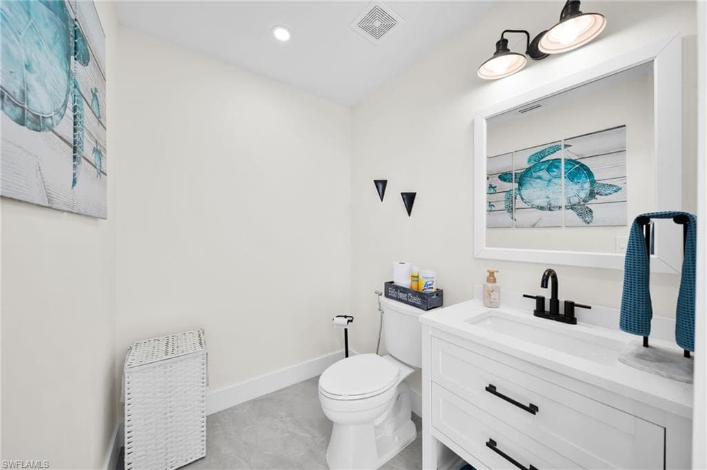 1574 Ricardo AVE-43
