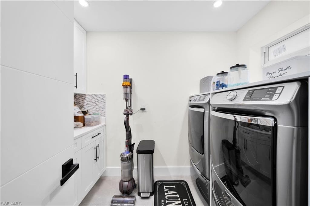1574 Ricardo AVE-18
