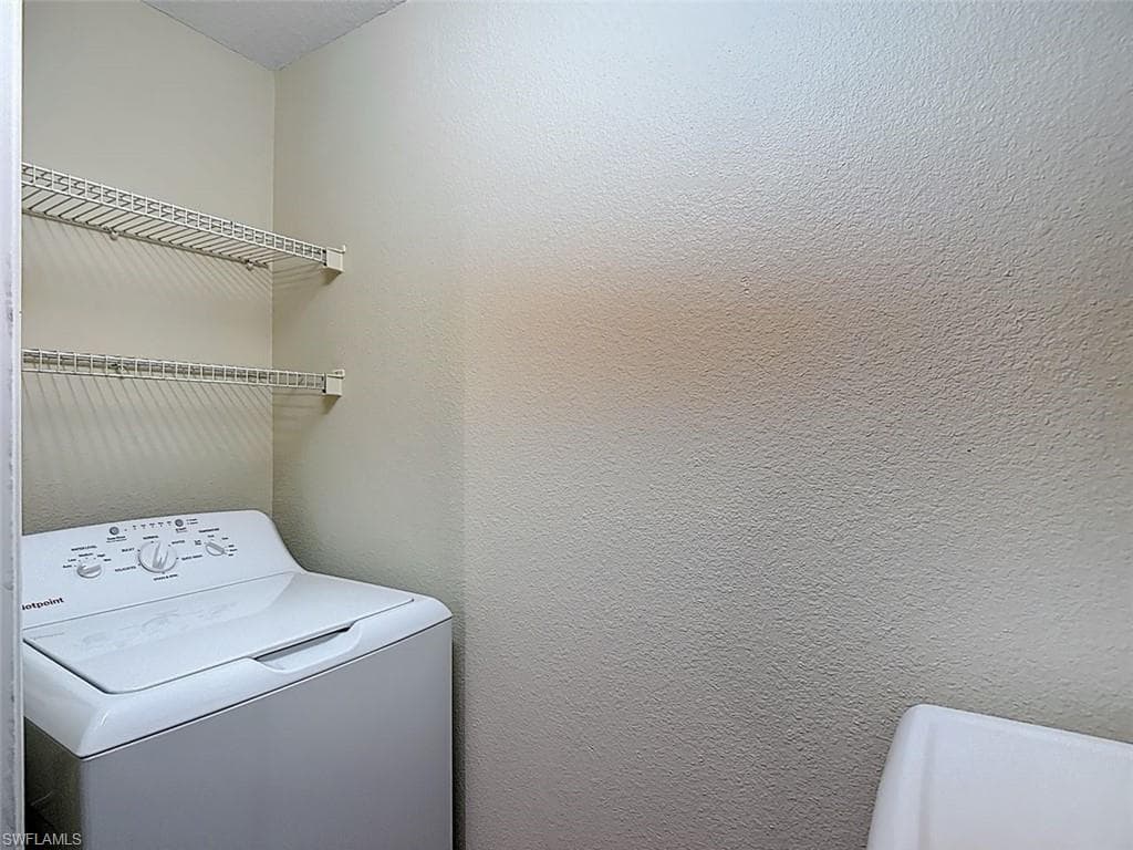11571 Villa Grand 615-23