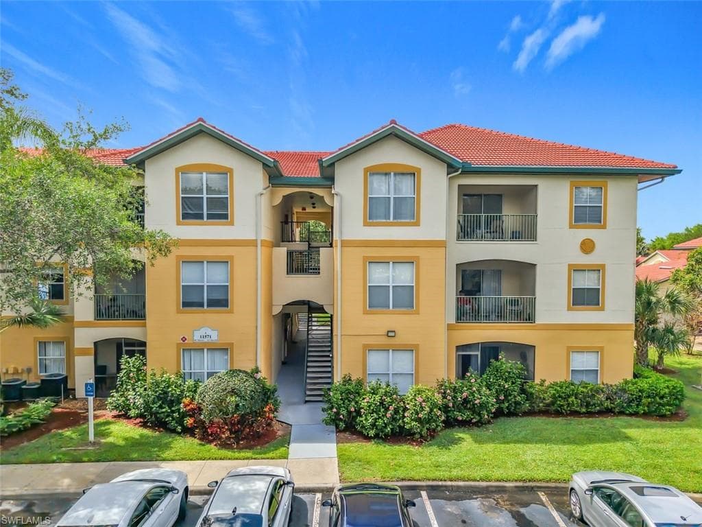 11571 Villa Grand 615-28