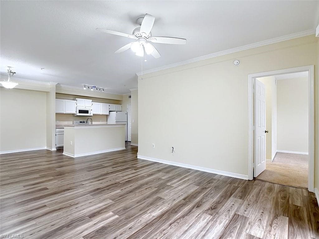 11571 Villa Grand 615-7