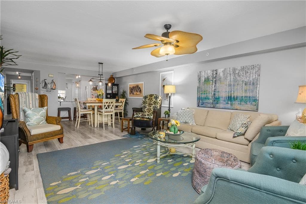 15475 Cedarwood LN 203-21