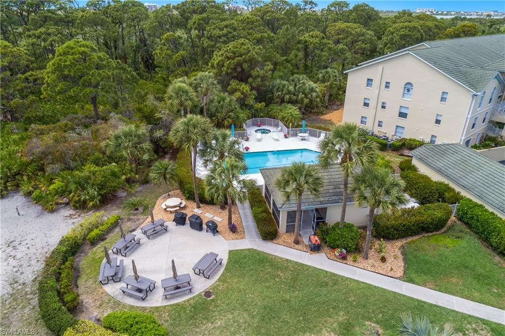 15475 Cedarwood LN 203-7