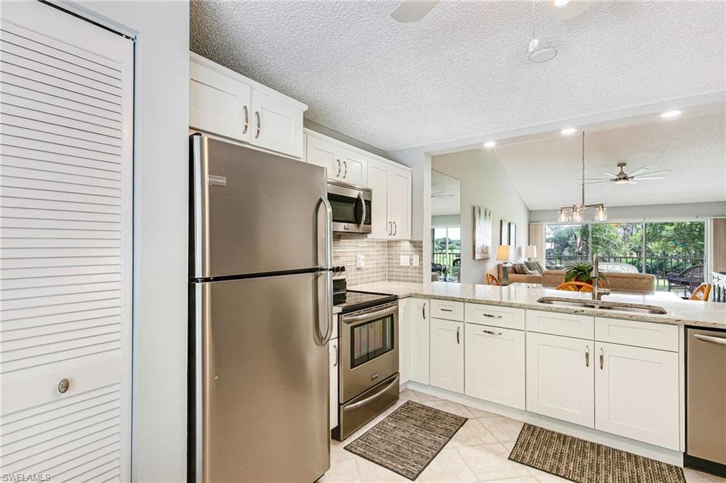 3655 Amberly CIR A302-4