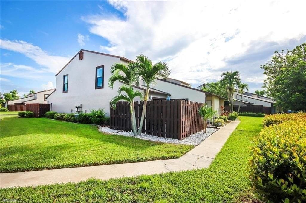 8849 Somerset BLVD-29