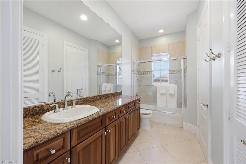 2844 Coco Lakes DR-36