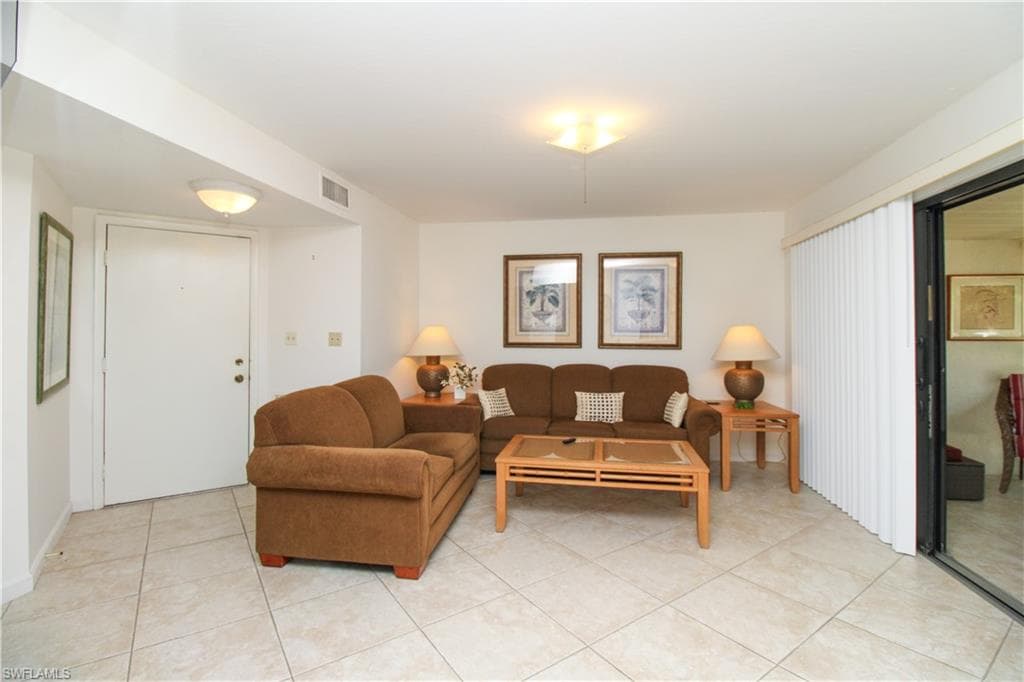 1510 Mainsail DR 7-20