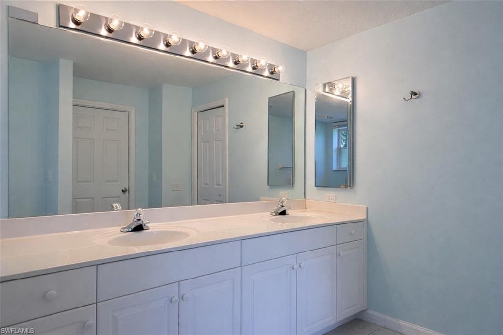 10020 Heather LN 9-904-6