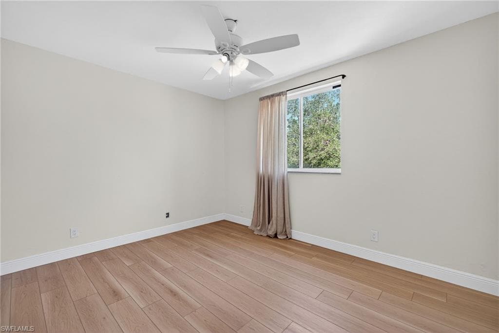 9734 Silvercreek CT-22