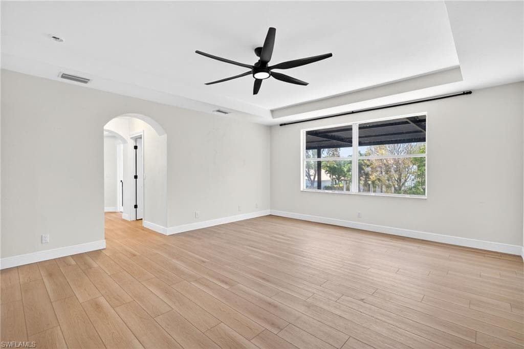 9734 Silvercreek CT-16